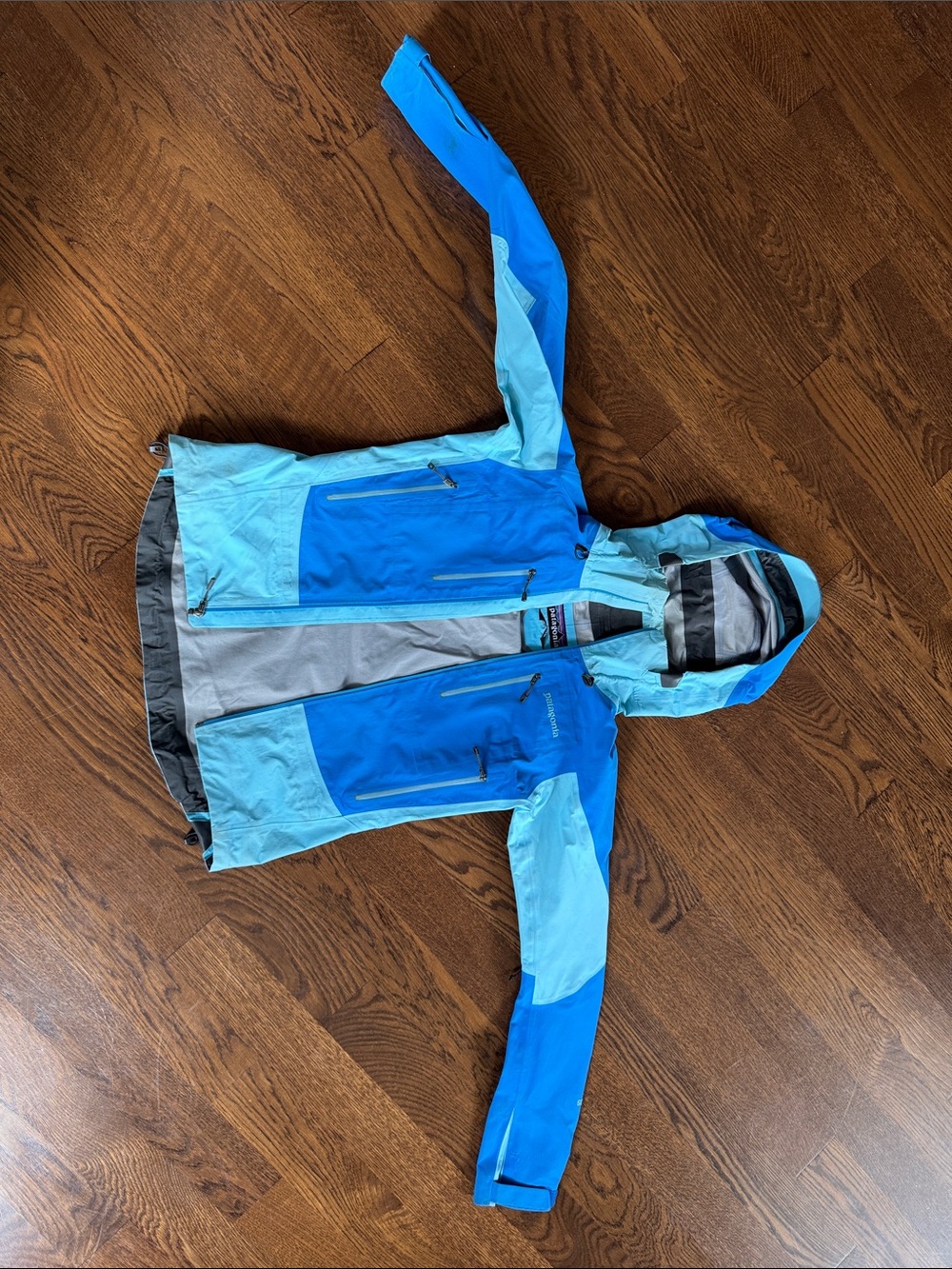 Patagonia Women’s Two-Tone Light & Royal Blue Hooded Rain Jacket